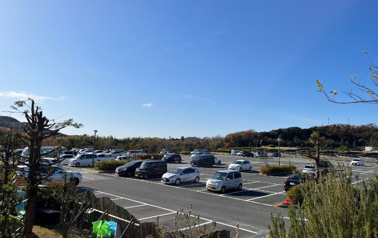 ニジゲンノモリF駐車場